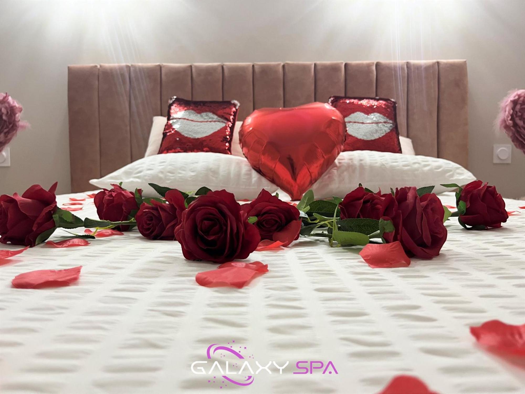 Galaxy Spa - Suite Venus Jacuzzi Et Sauna Privatif Champigneulles Buitenkant foto