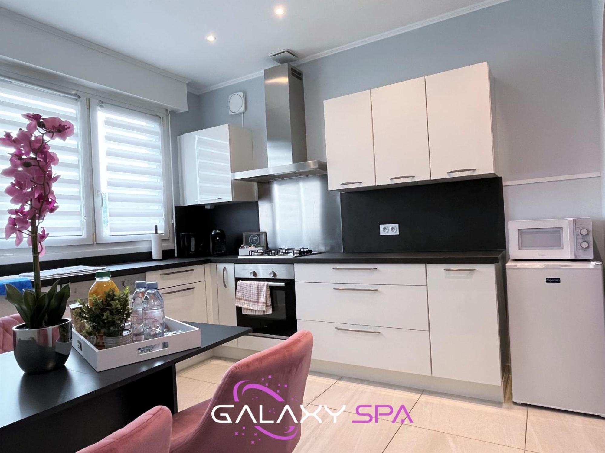 Galaxy Spa - Suite Venus Jacuzzi Et Sauna Privatif Champigneulles Buitenkant foto
