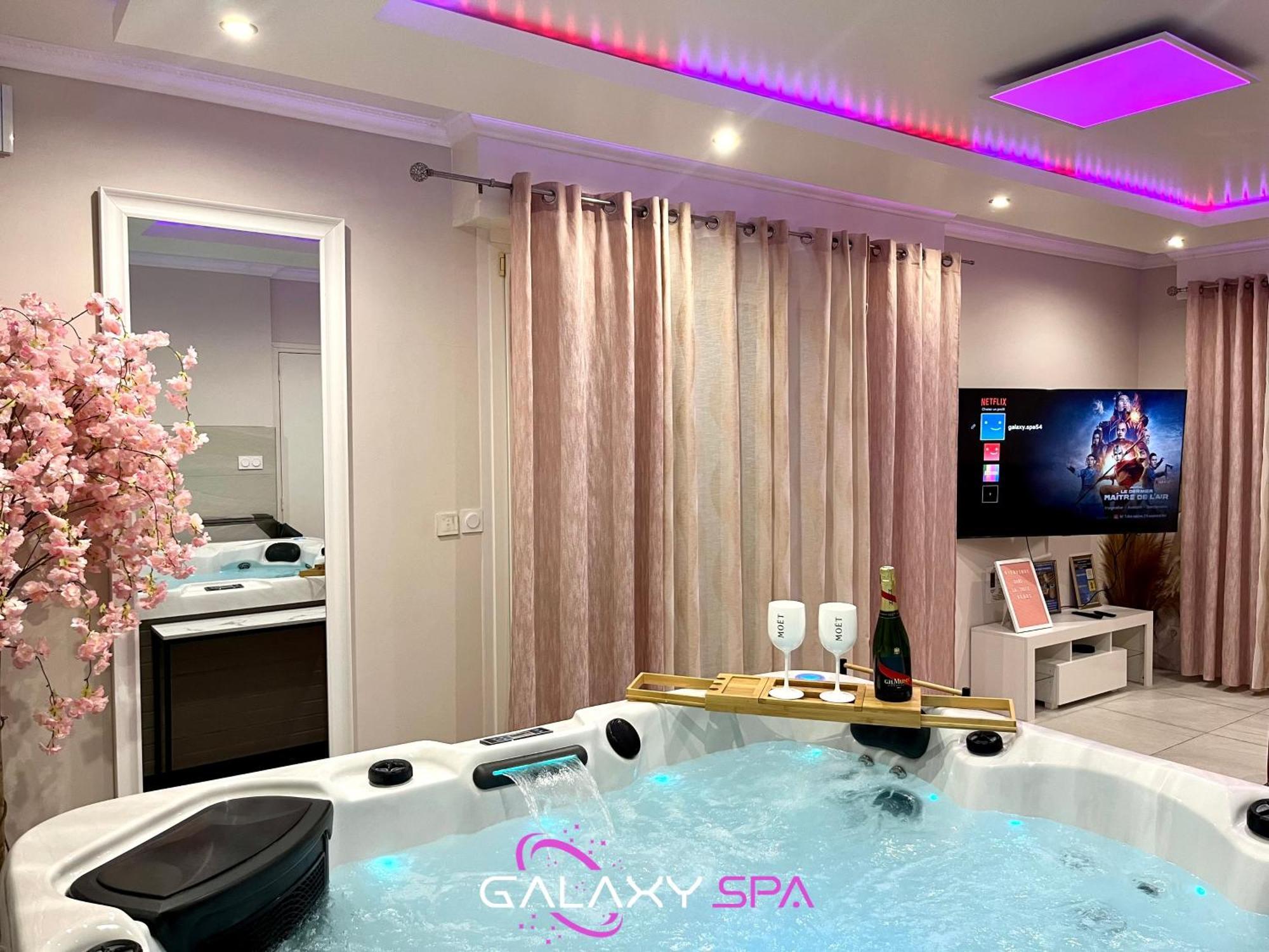 Galaxy Spa - Suite Venus Jacuzzi Et Sauna Privatif Champigneulles Buitenkant foto