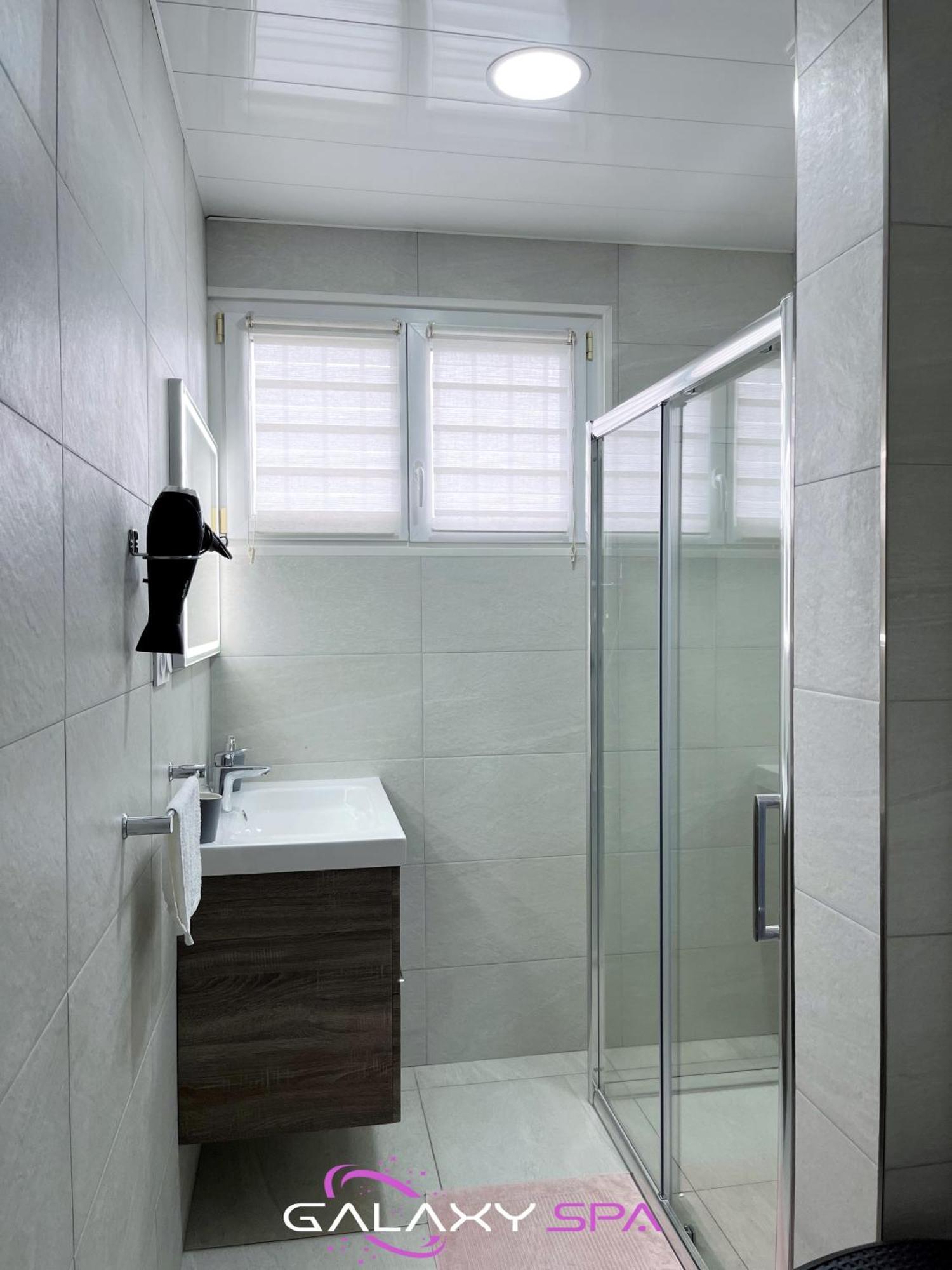 Galaxy Spa - Suite Venus Jacuzzi Et Sauna Privatif Champigneulles Buitenkant foto