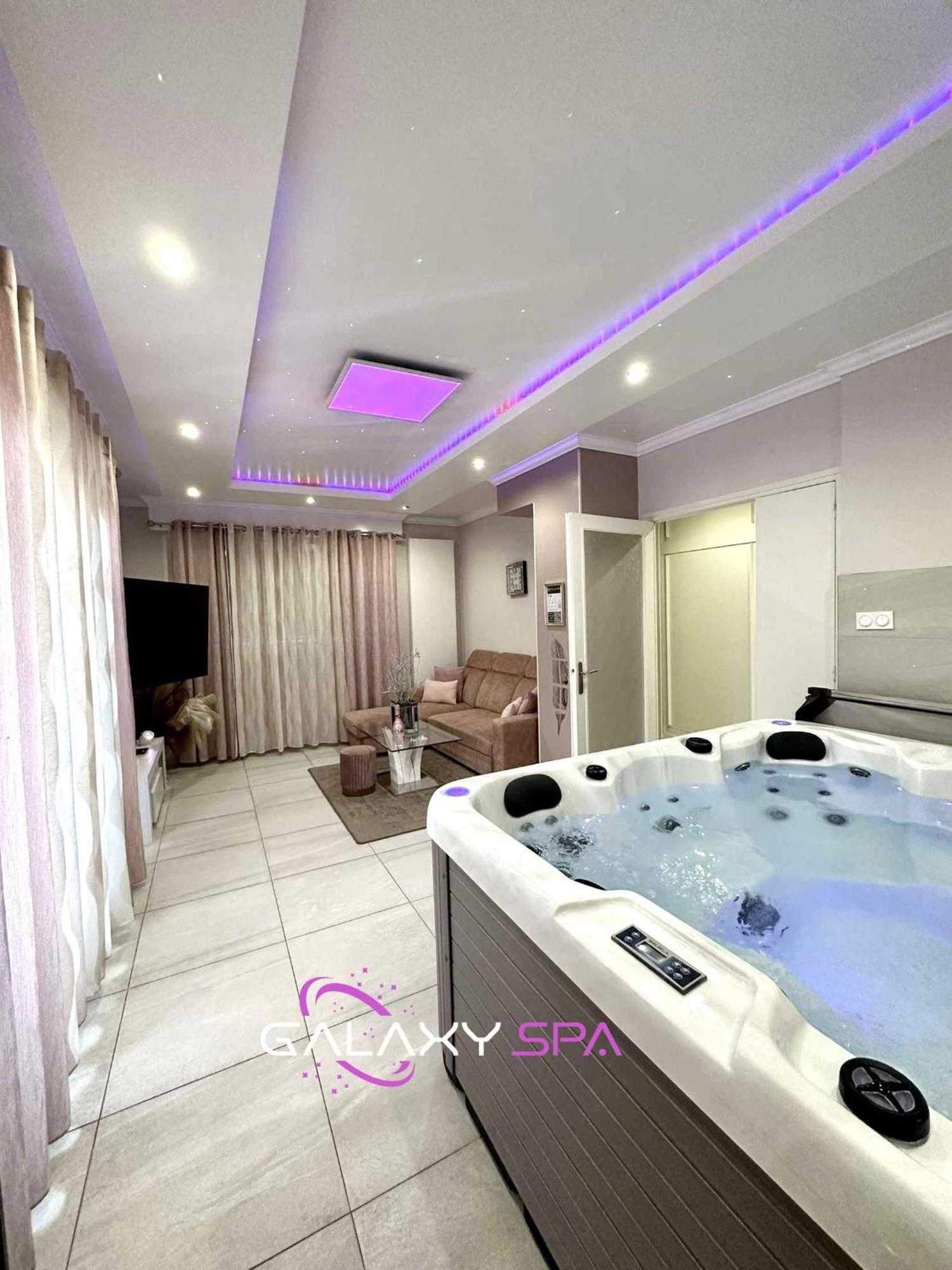 Galaxy Spa - Suite Venus Jacuzzi Et Sauna Privatif Champigneulles Buitenkant foto