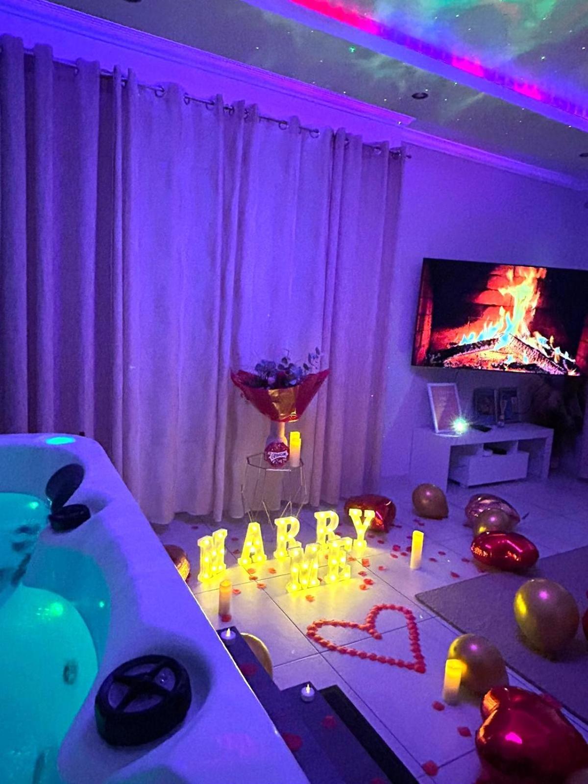 Galaxy Spa - Suite Venus Jacuzzi Et Sauna Privatif Champigneulles Buitenkant foto